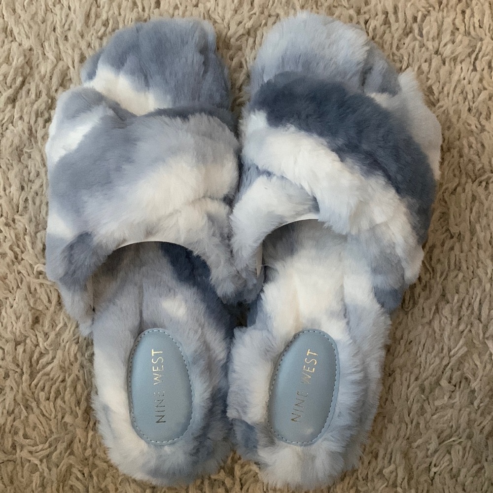 UNWORN Nine West Cozy Flat Slide in original box